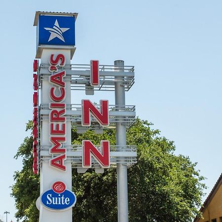 America'S Inn Houston/Stafford /Sugarland Eksteriør billede